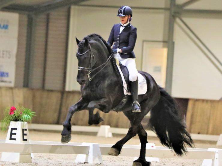 Gallery Photo of Pinot Noir STER SPORT - #7