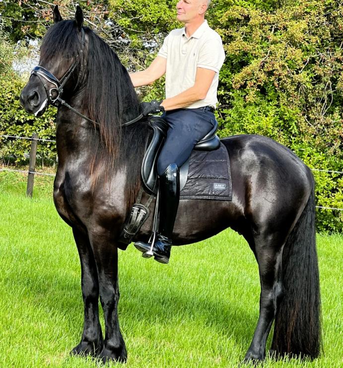 Gallery Photo of GIVENCHY - #21