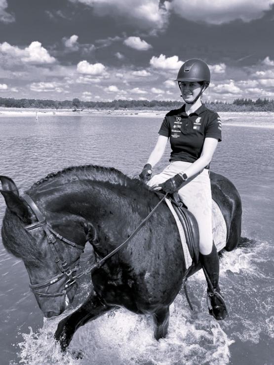 Gallery Photo of ANALISA - #16