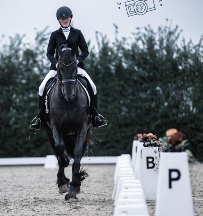 Gallery Photo of TEUNIS SPORT - #16